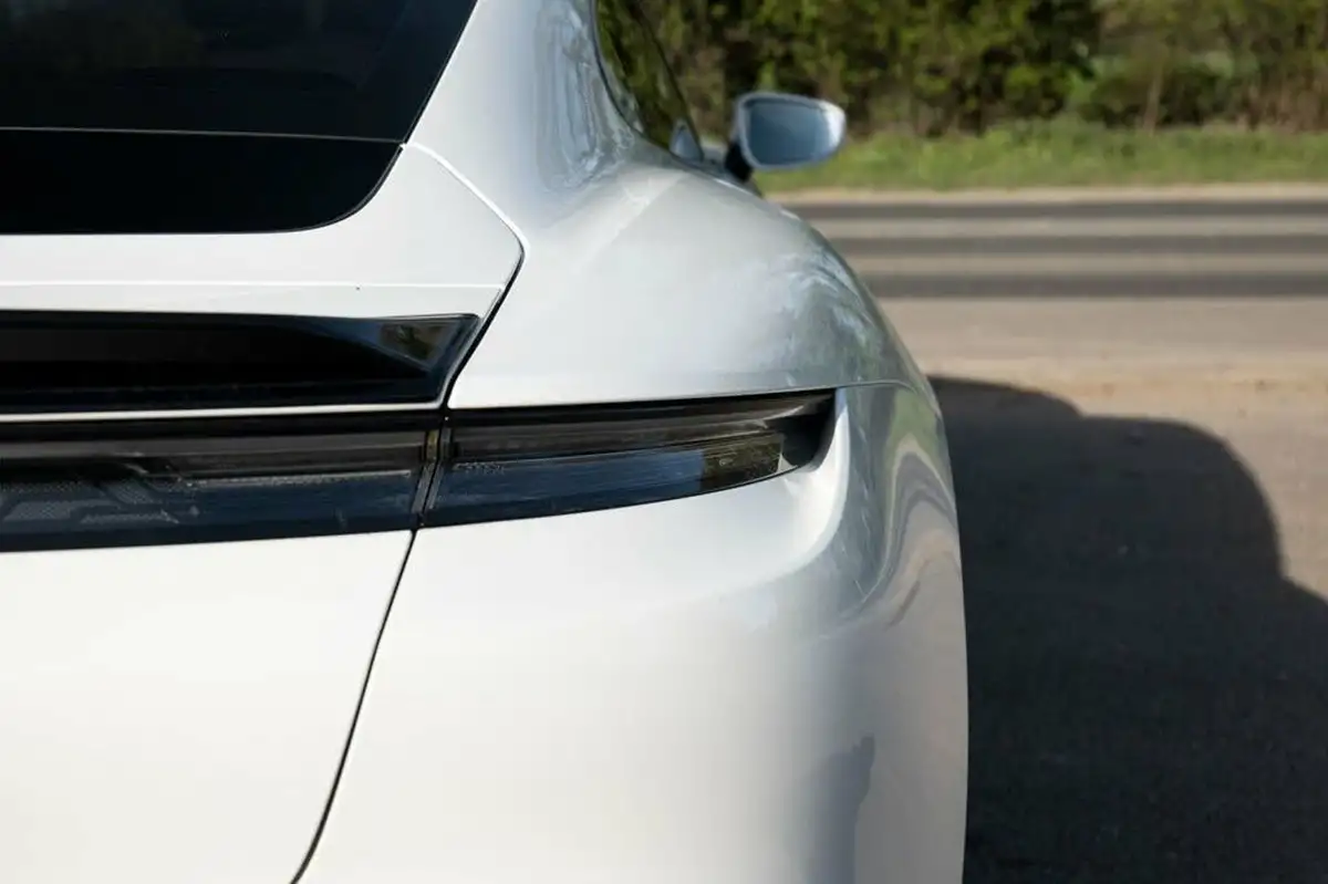 2021-porsche-taycan-e-4s-571ps-performance-battery-plus-big-44