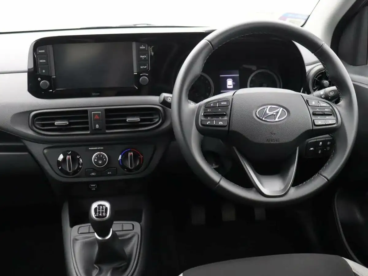 2022-hyundai-i10-12-se-connect-big-13
