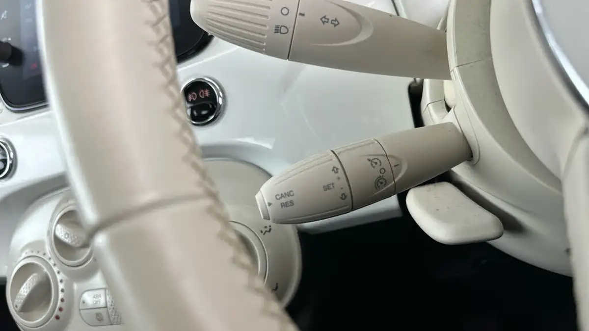 2018-fiat-500-12-lounge-big-21
