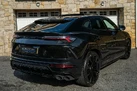 2021-lamborghini-urus-40-no-trim-small-9