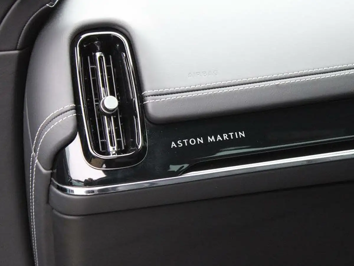 2024-aston-martin-dbx-40-v8-big-24