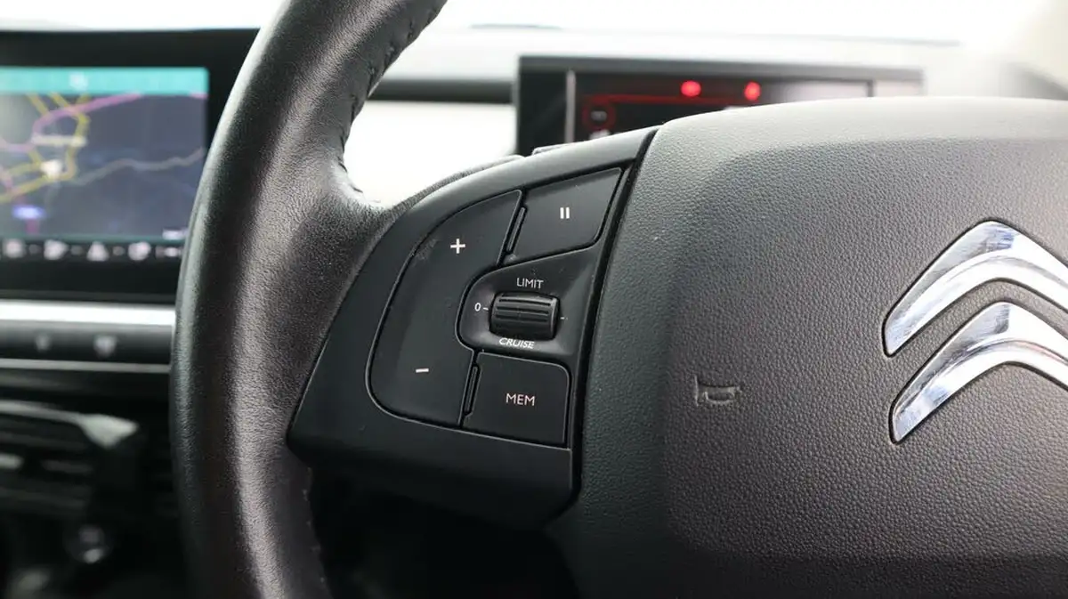 2020-citroen-c4-cactus-12-puretech-flair-130ps-eat6-big-23