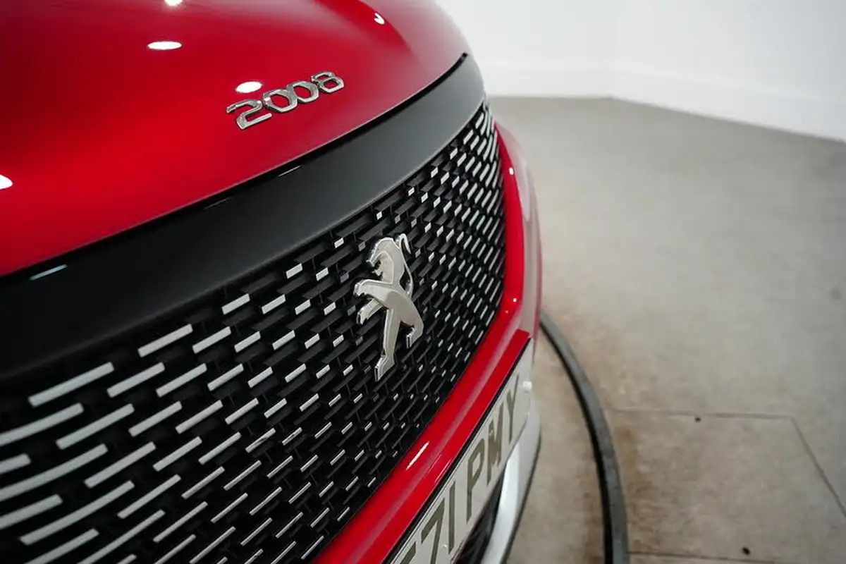 2021-peugeot-2008-suv-12-puretech-allure-premium-130bhp-eat8-big-16