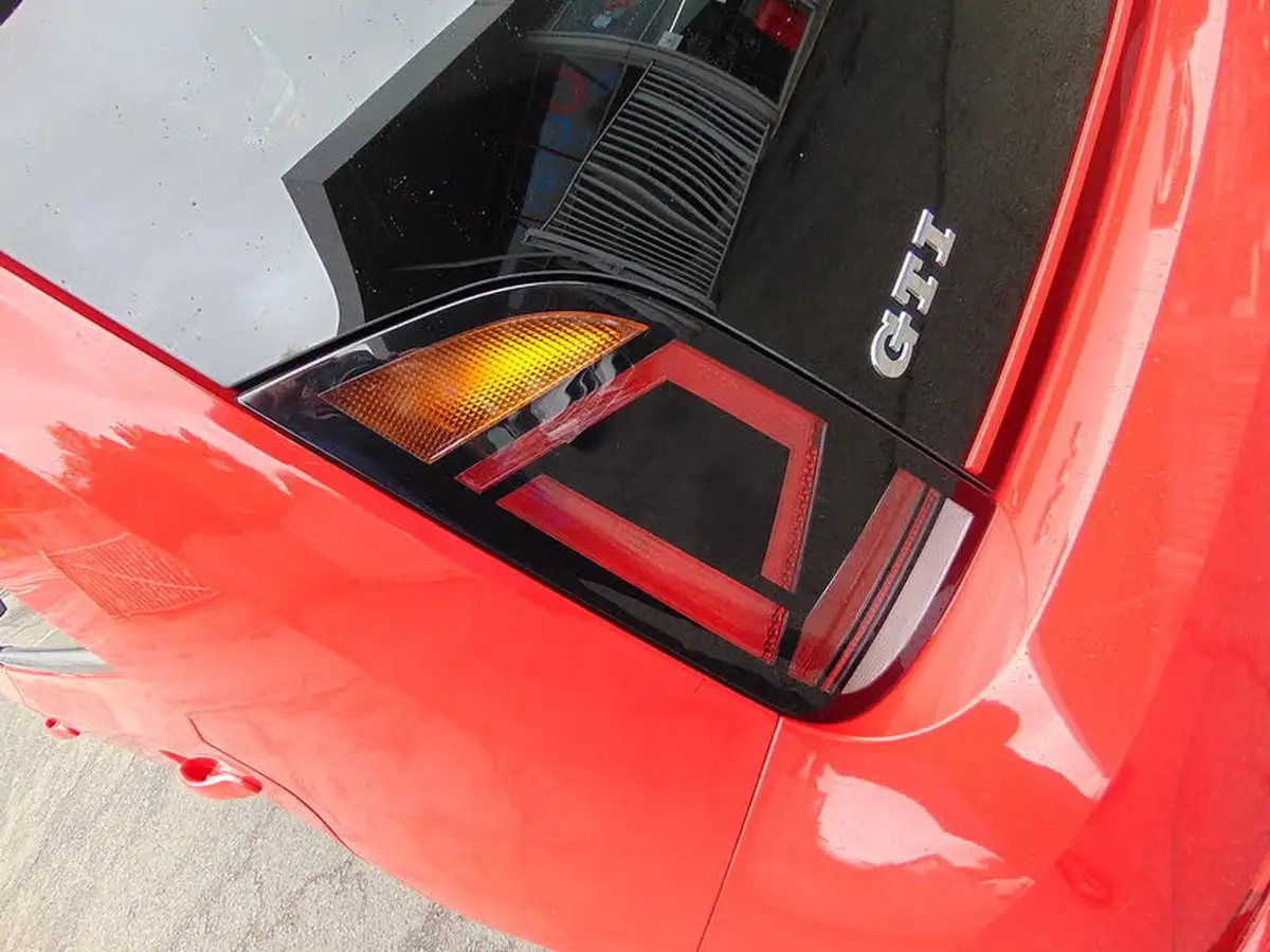 2019-volkswagen-up-10-gti-5d-big-34