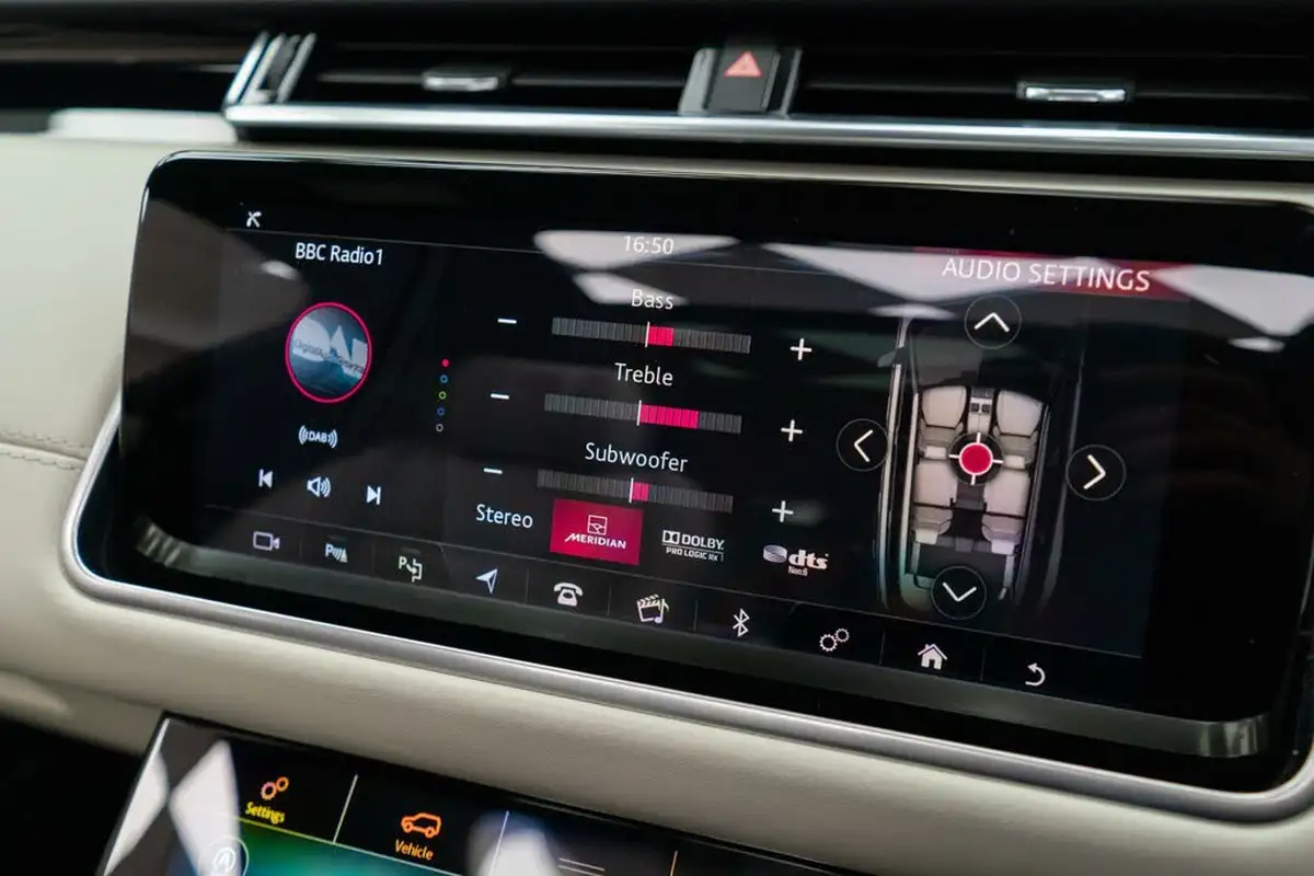 2019-land-rover-range-rover-velar-30-d300-r-dynamic-hse-big-23