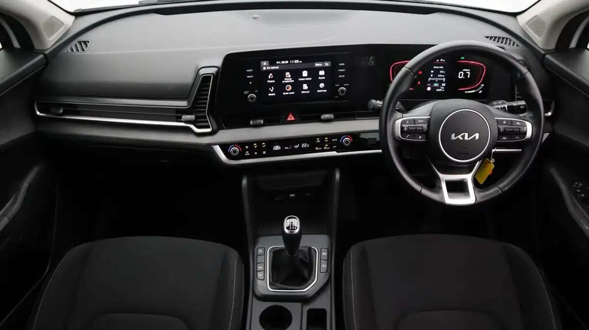 2023-kia-sportage-16-t-gdi-2-148bhp-big-13