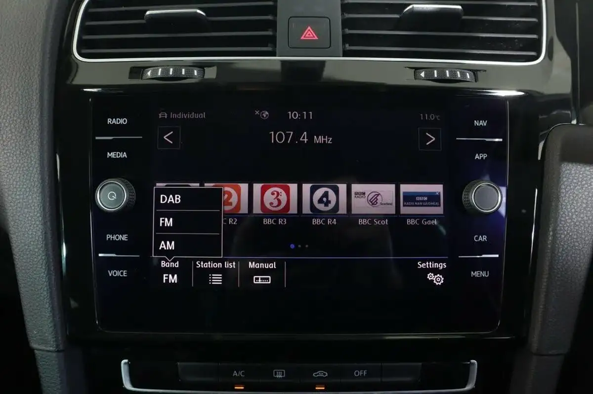 2019-volkswagen-golf-15-tsi-gt-150ps-ss-hatchback-5d-big-32
