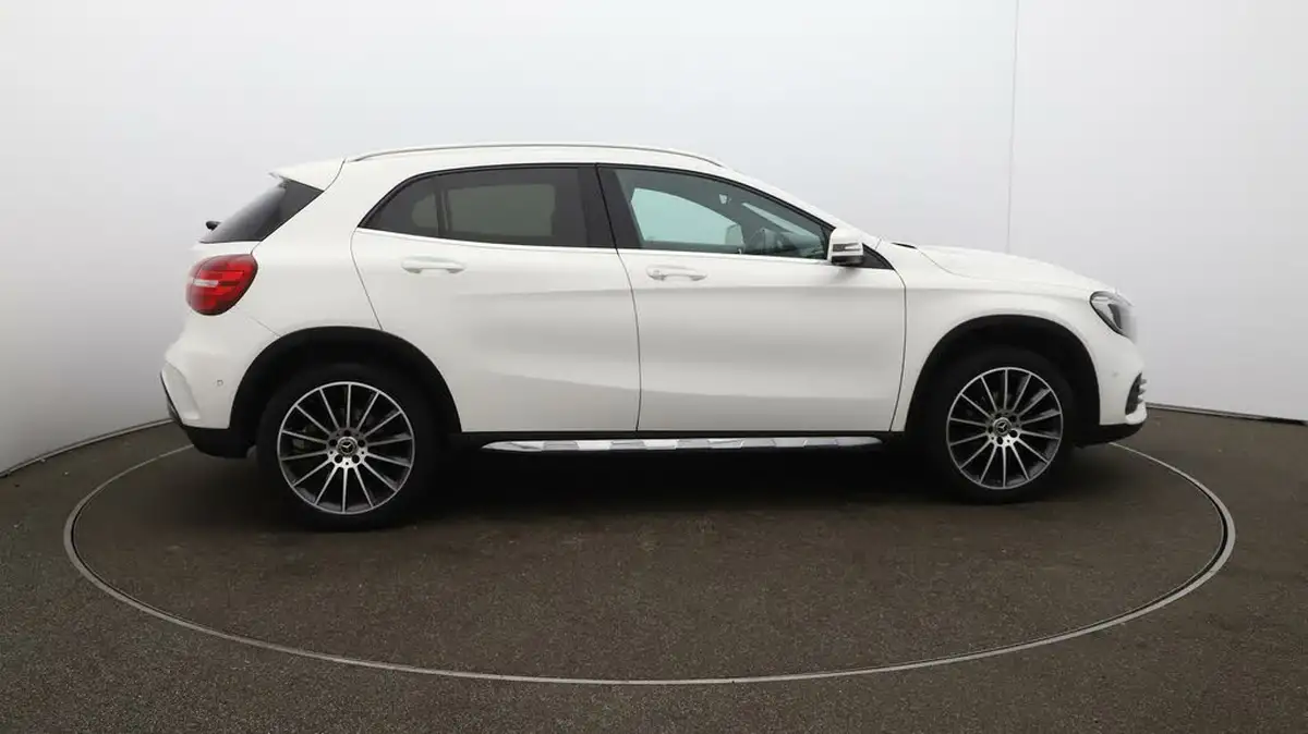 2019-mercedes-benz-gla-class-16-gla-200-amg-line-edition-7g-dct-big-8