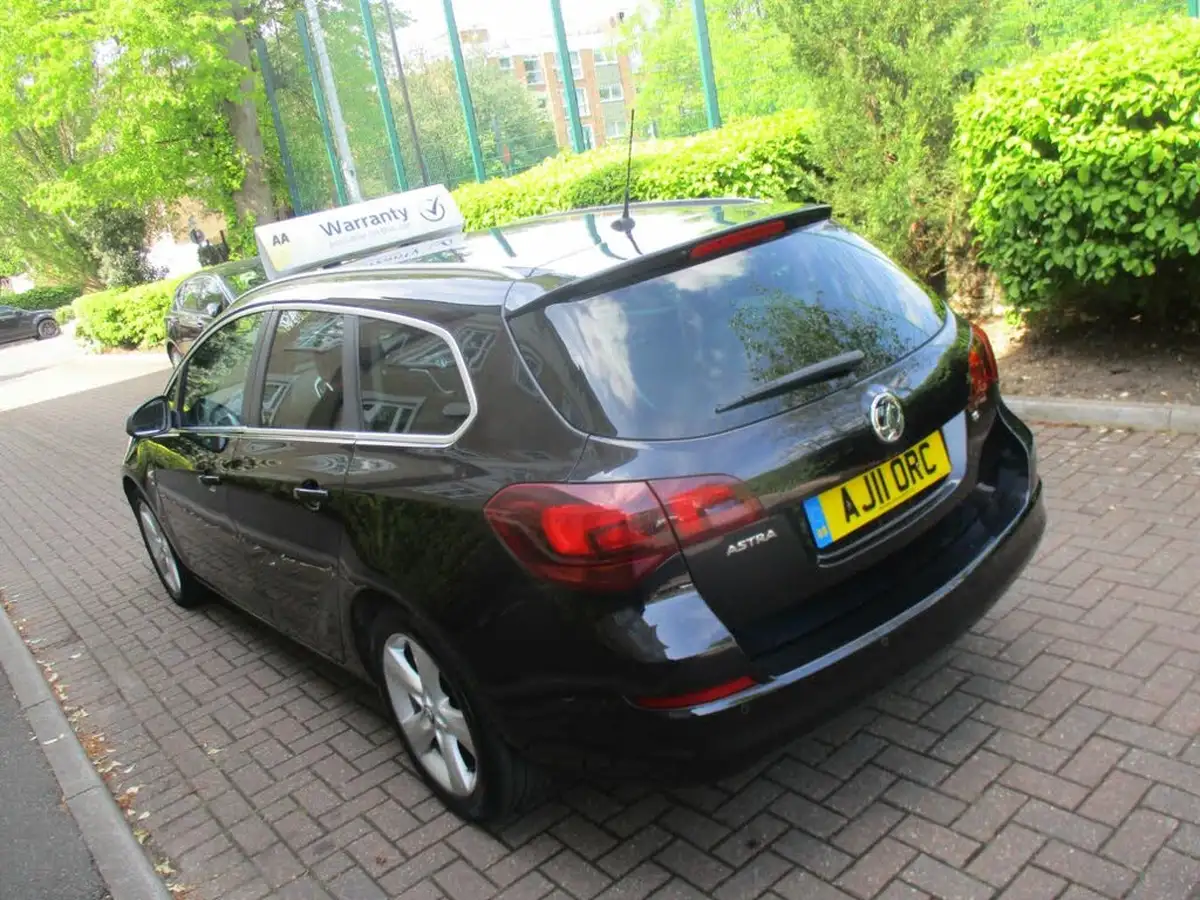 2011-vauxhall-astra-16-sri-vvt-16v-115ps-estate-5d-auto-big-8