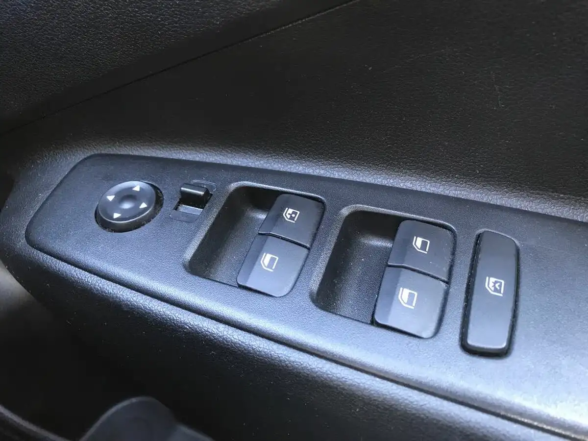2020-hyundai-i10-10-se-connect-big-19
