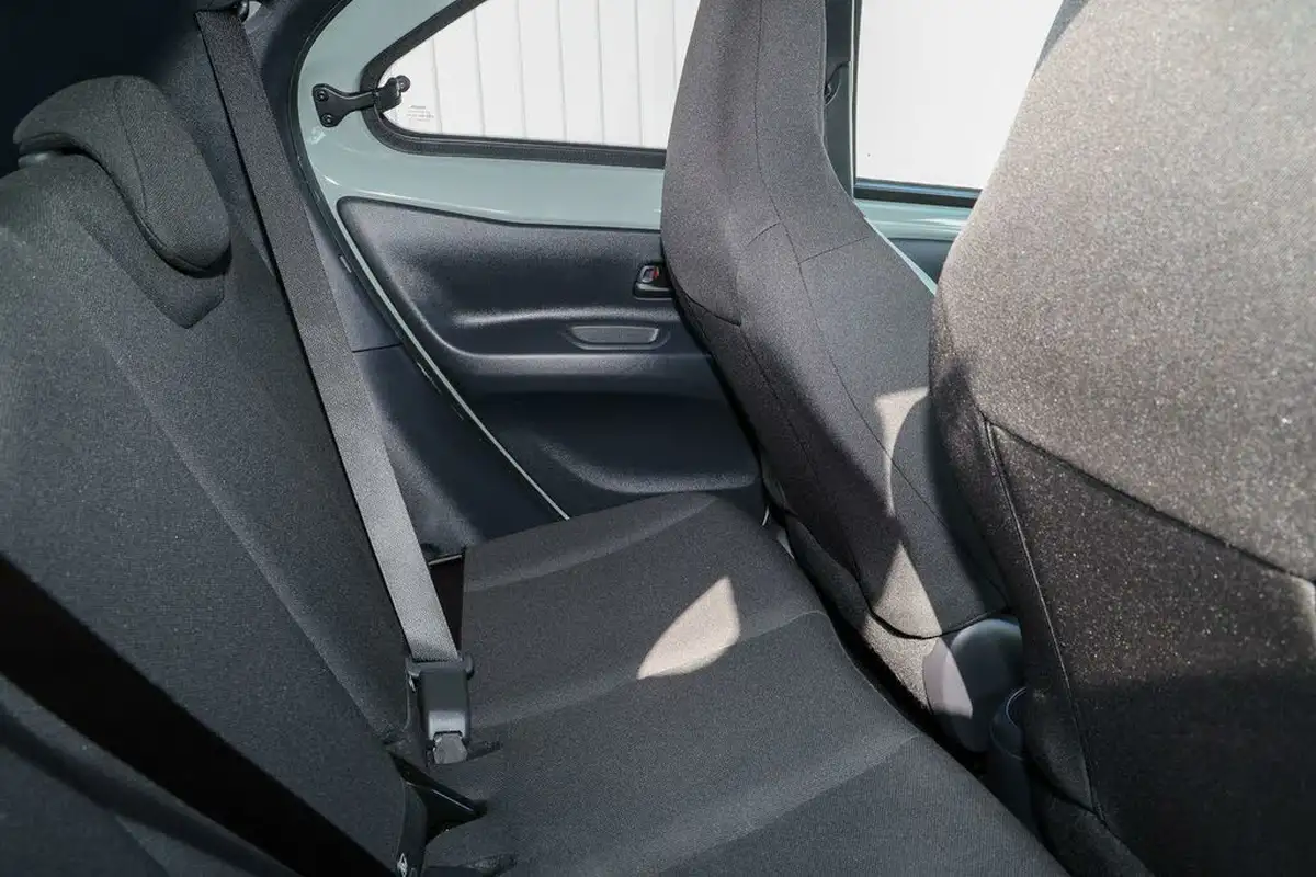 2024-toyota-aygo-x-10-vvt-i-edge-cvt-big-12