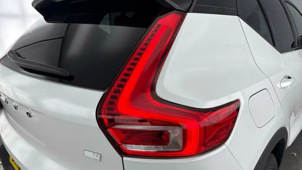 2022-volvo-xc40-15-t5-r-design-pro-big-29