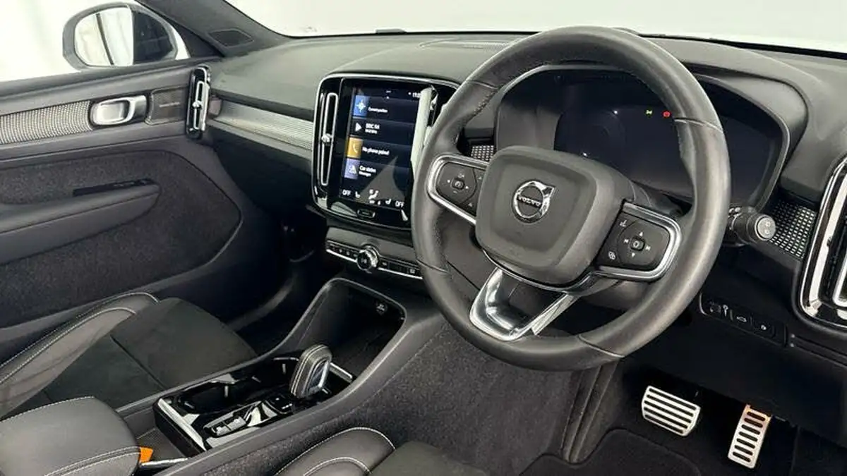 2022-volvo-xc40-15-t5-r-design-pro-big-5