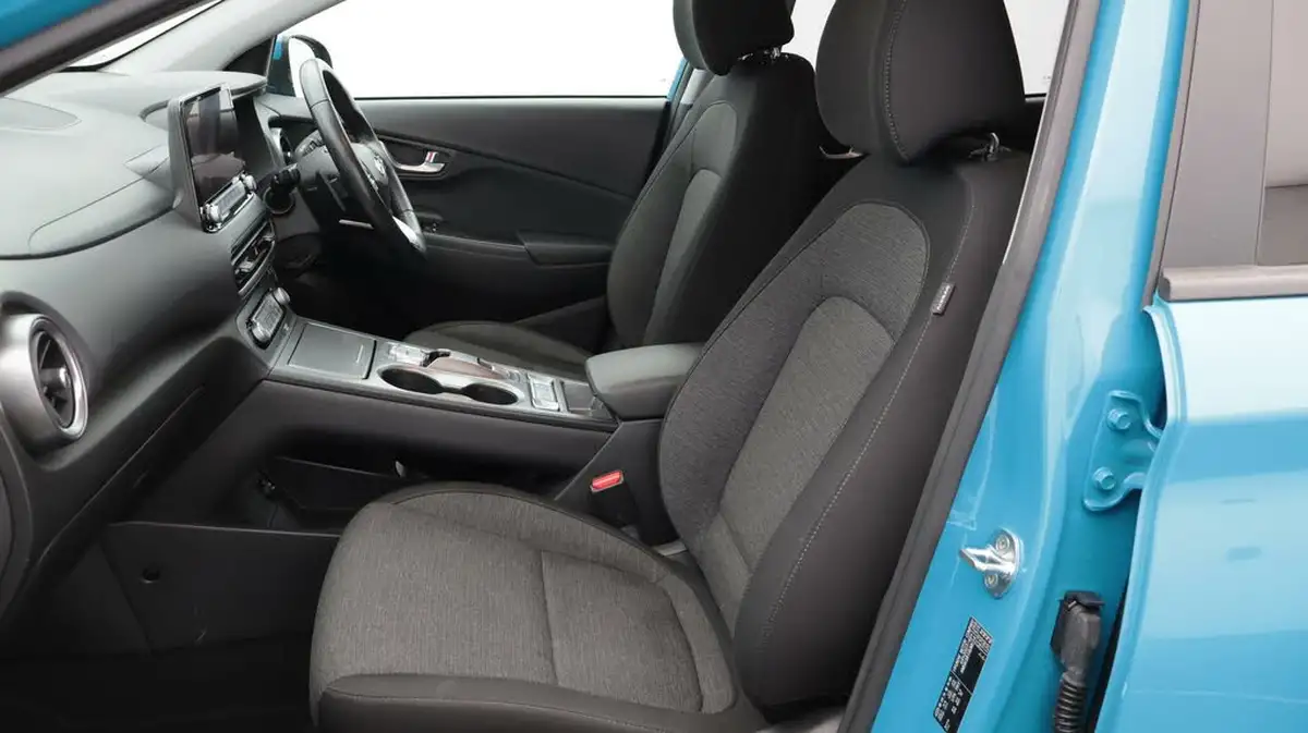 2021-hyundai-kona-e-premium-204ps-64kwh-7kw-obc-big-14