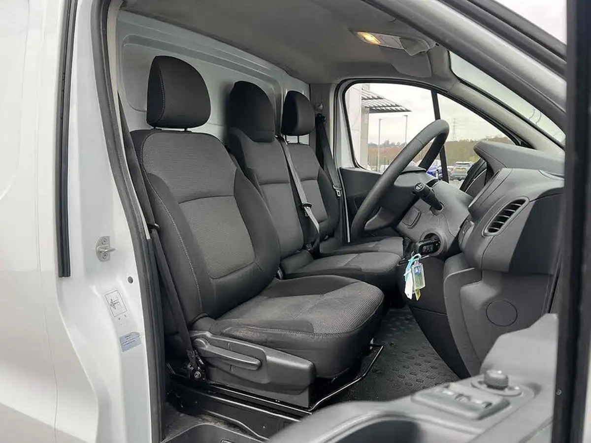 2021-renault-trafic-20dci-ll30-energy-120-business-panel-big-19
