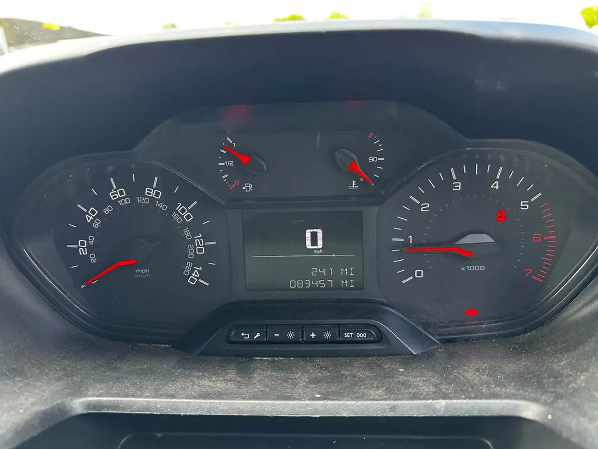 2019-peugeot-partner-16bluehdi-1000-professional-big-12