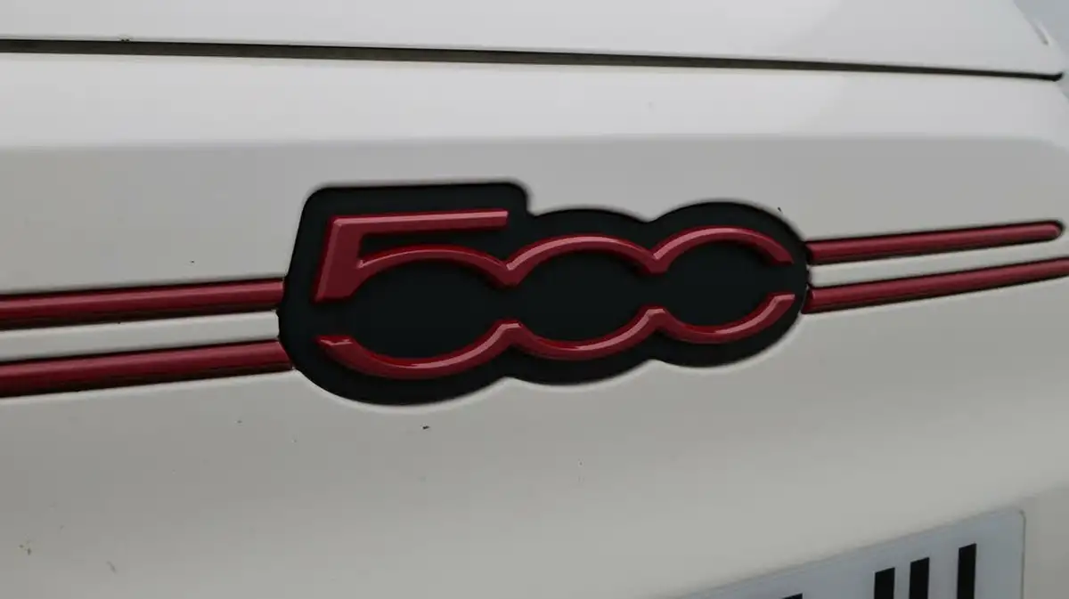 2021-fiat-500-e-red-117bhp-big-20