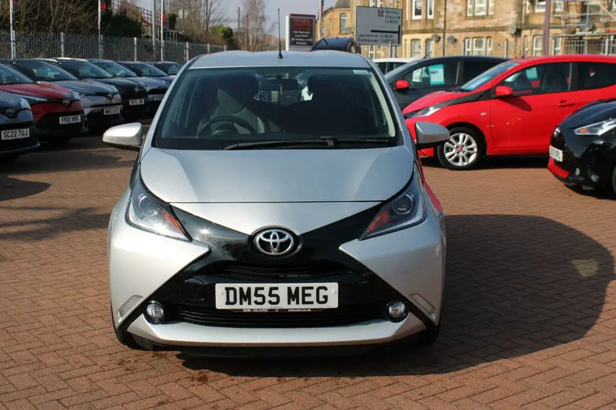 2016-toyota-aygo-10-vvt-i-x-pression-5d-x-shift-big-1