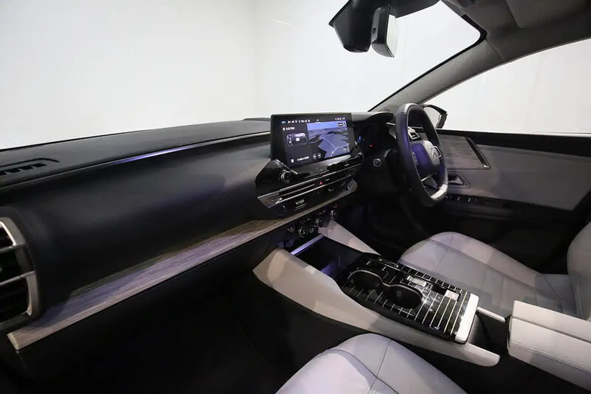 2024-citroen-c5-x-16-puretech-hypnos-big-22