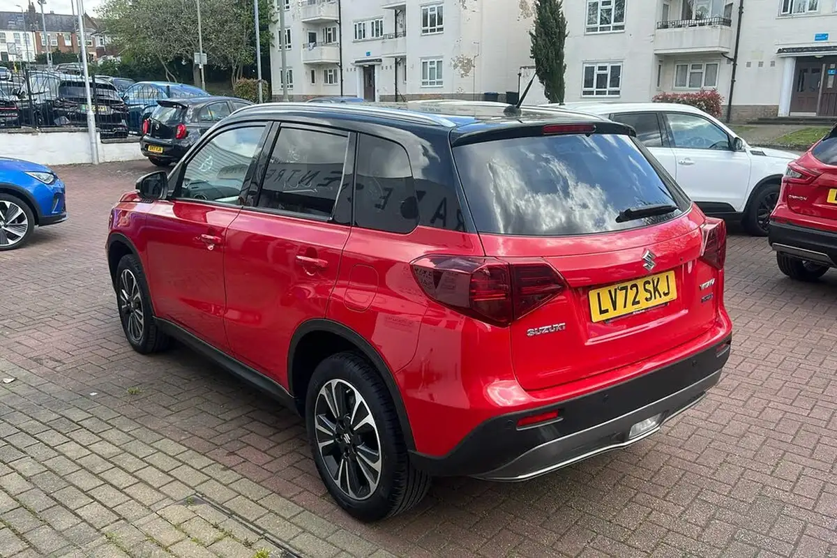 2022-suzuki-vitara-15-sz5-big-1