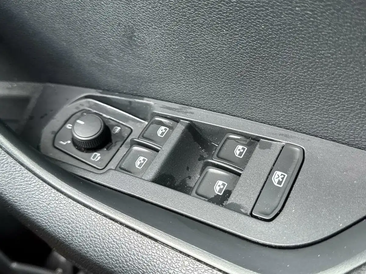 2022-skoda-karoq-20-tsi-sportline-big-17