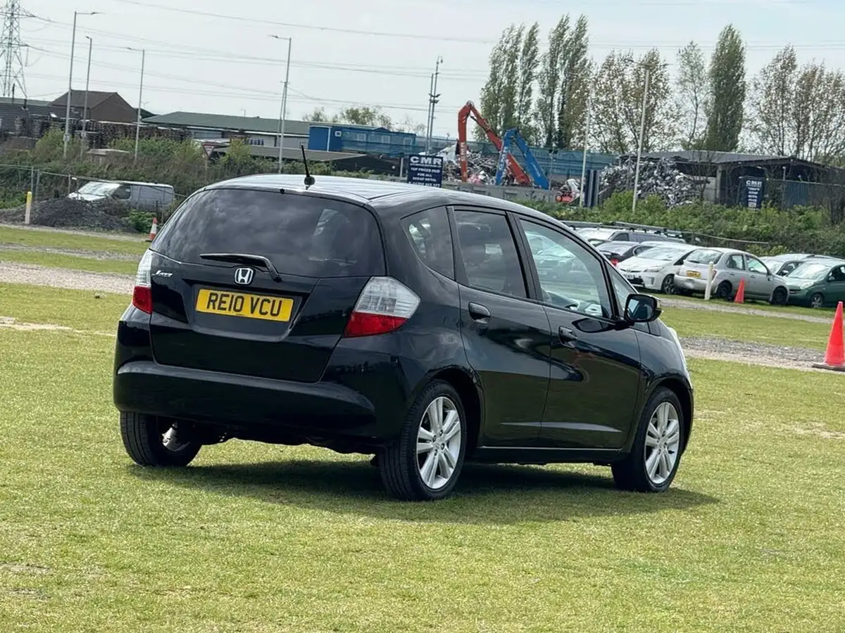 2010-honda-jazz-14-ex-big-3