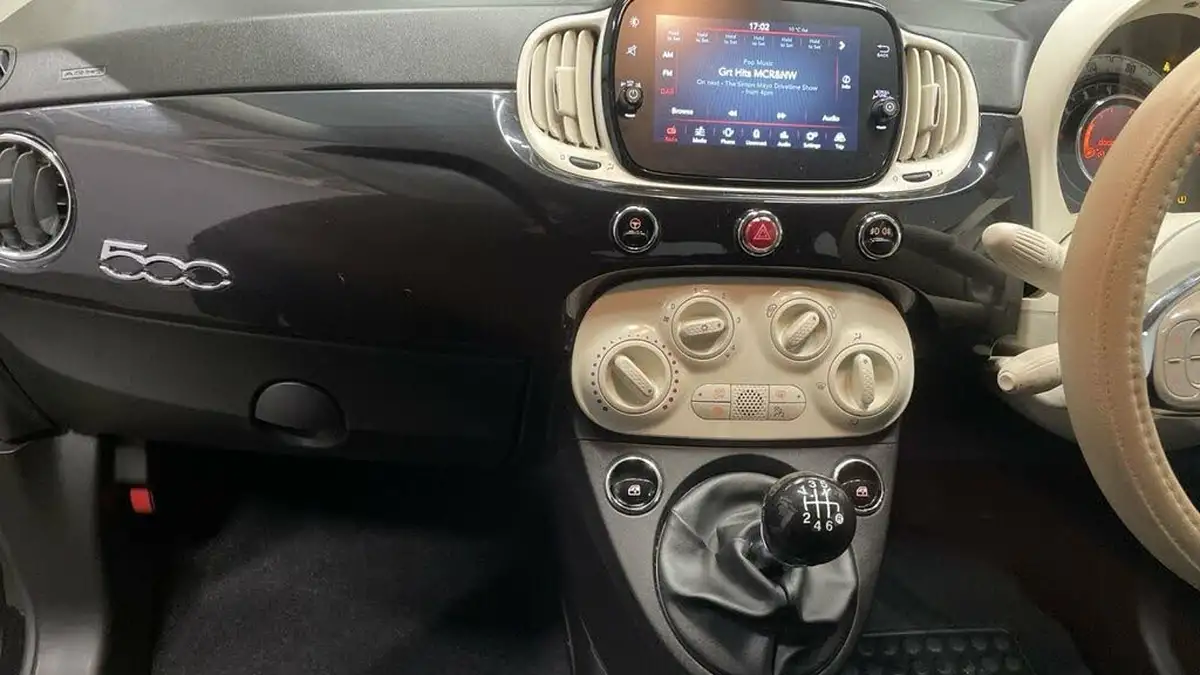 2024-fiat-500c-10-big-15