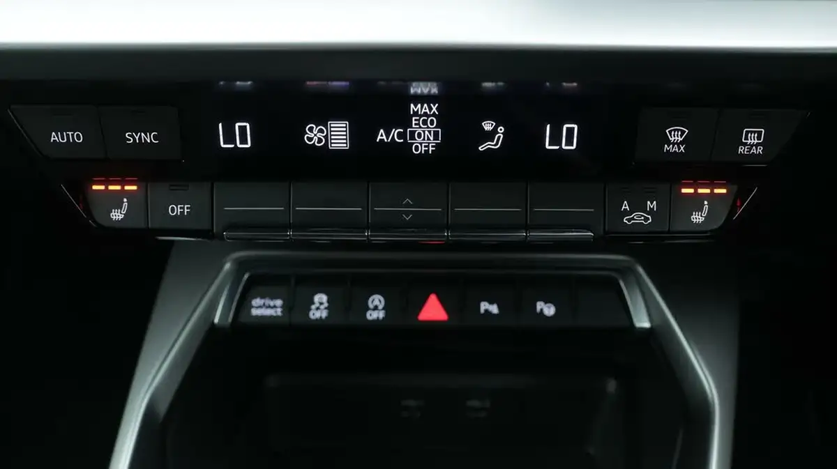 2021-audi-a3-20-35-tdi-sportback-5d-s-tronic-big-12