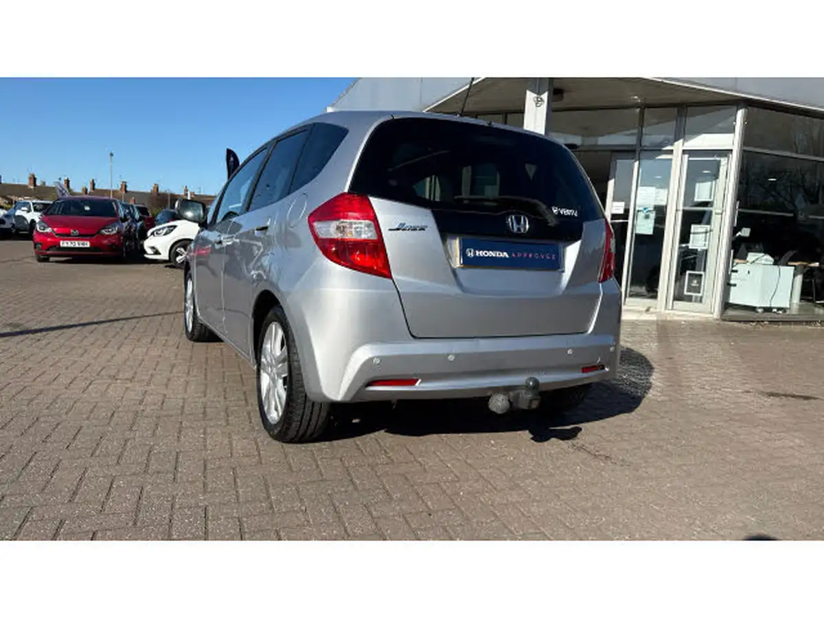 2014-honda-jazz-14-ex-big-15