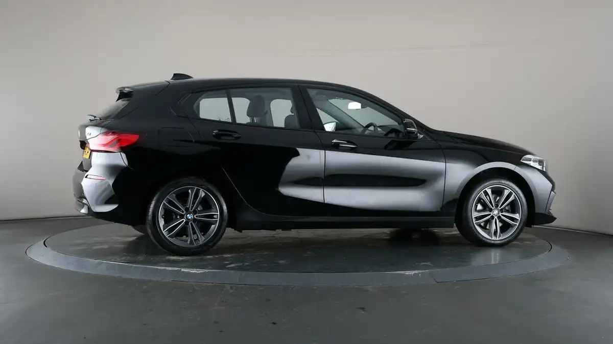 2020-bmw-1-series-15td-116d-sport-big-54