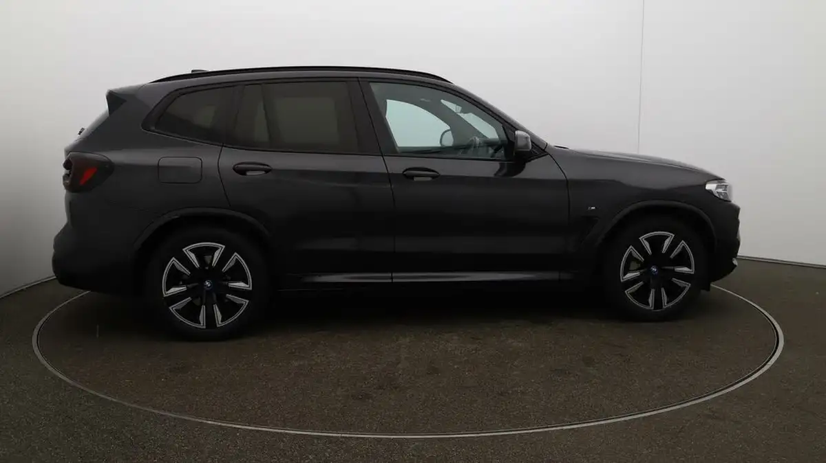 2022-bmw-ix3-e-m-sport-big-44