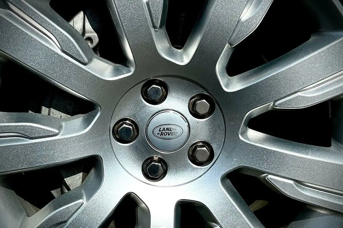 2019-land-rover-discovery-30-sd6-hse-luxury-big-8