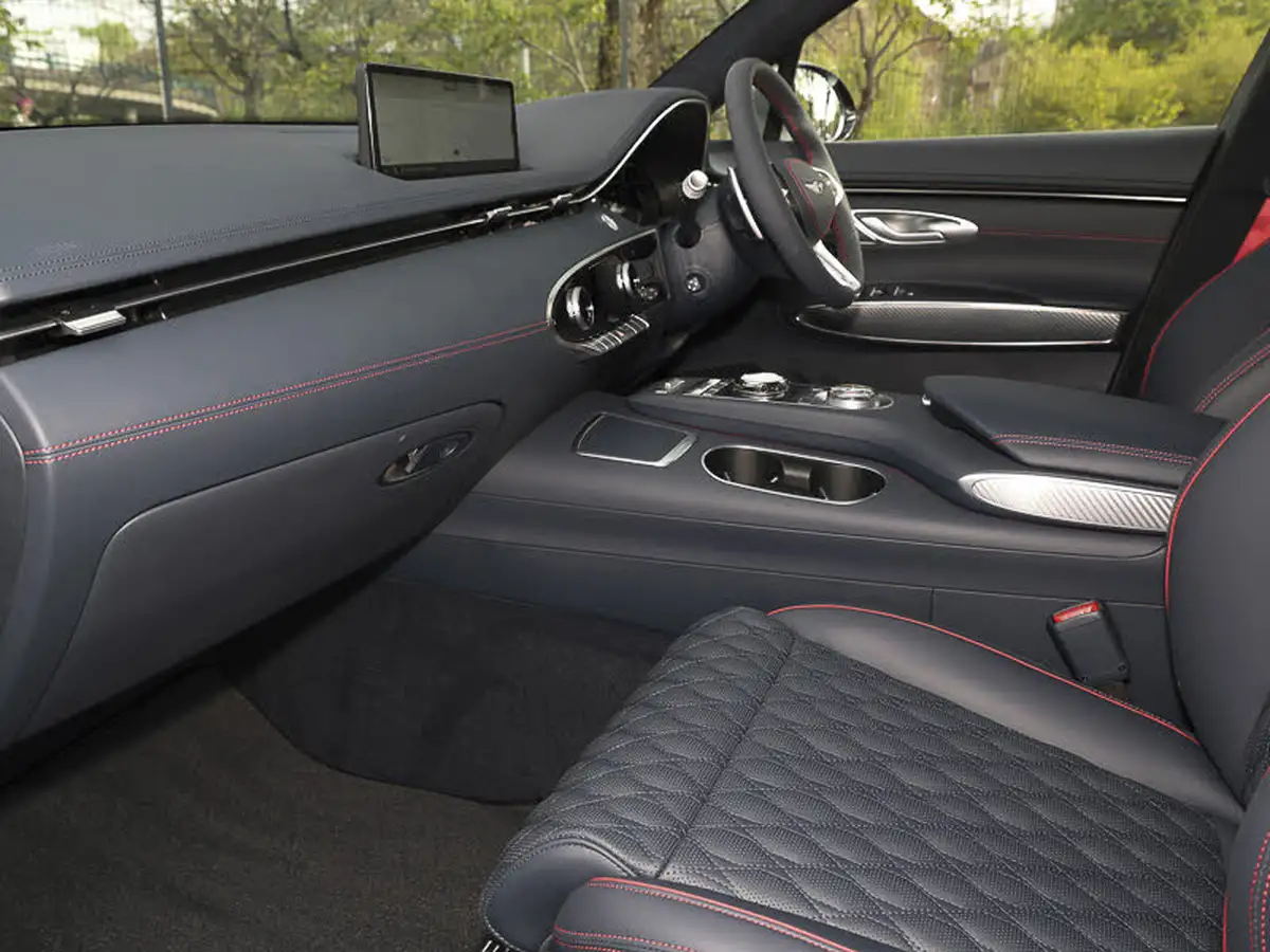 2025-genesis-gv70-22-d-sport-line-big-4