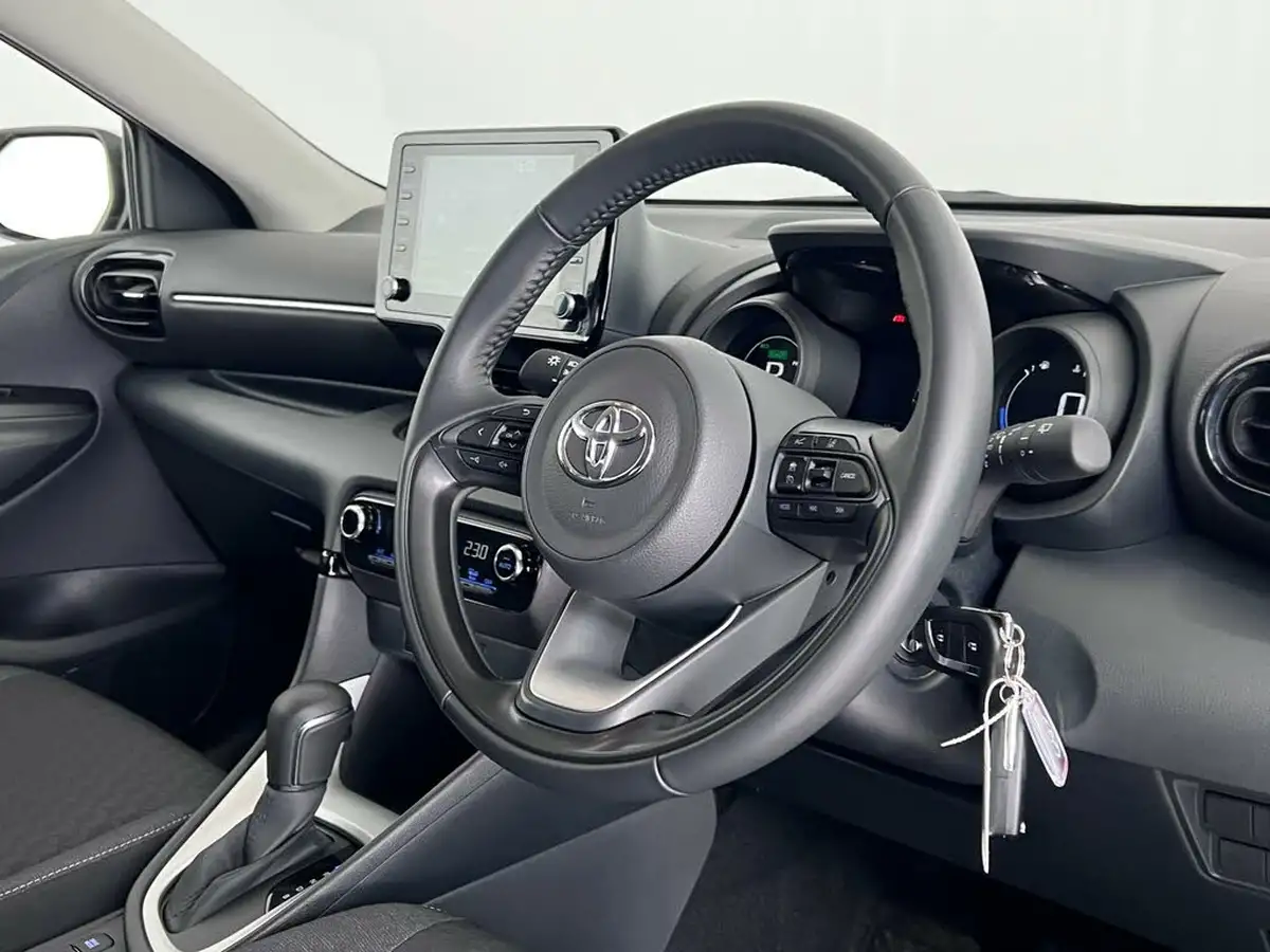 2023-toyota-yaris-15-vvt-i-design-big-10