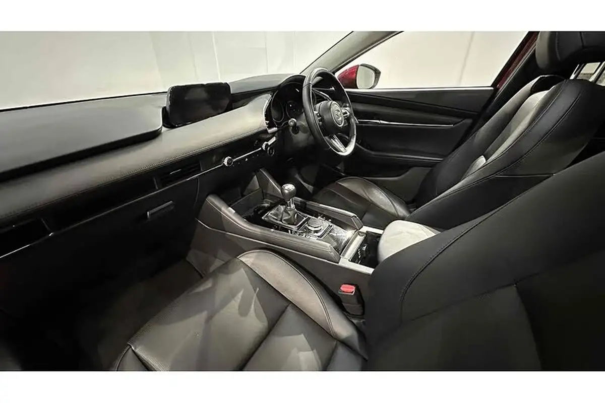 2022-mazda-mazda3-20-gt-sport-186ps-saloon-4d-big-16