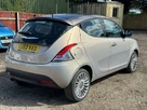 2012-chrysler-ypsilon-12-limited-small-7