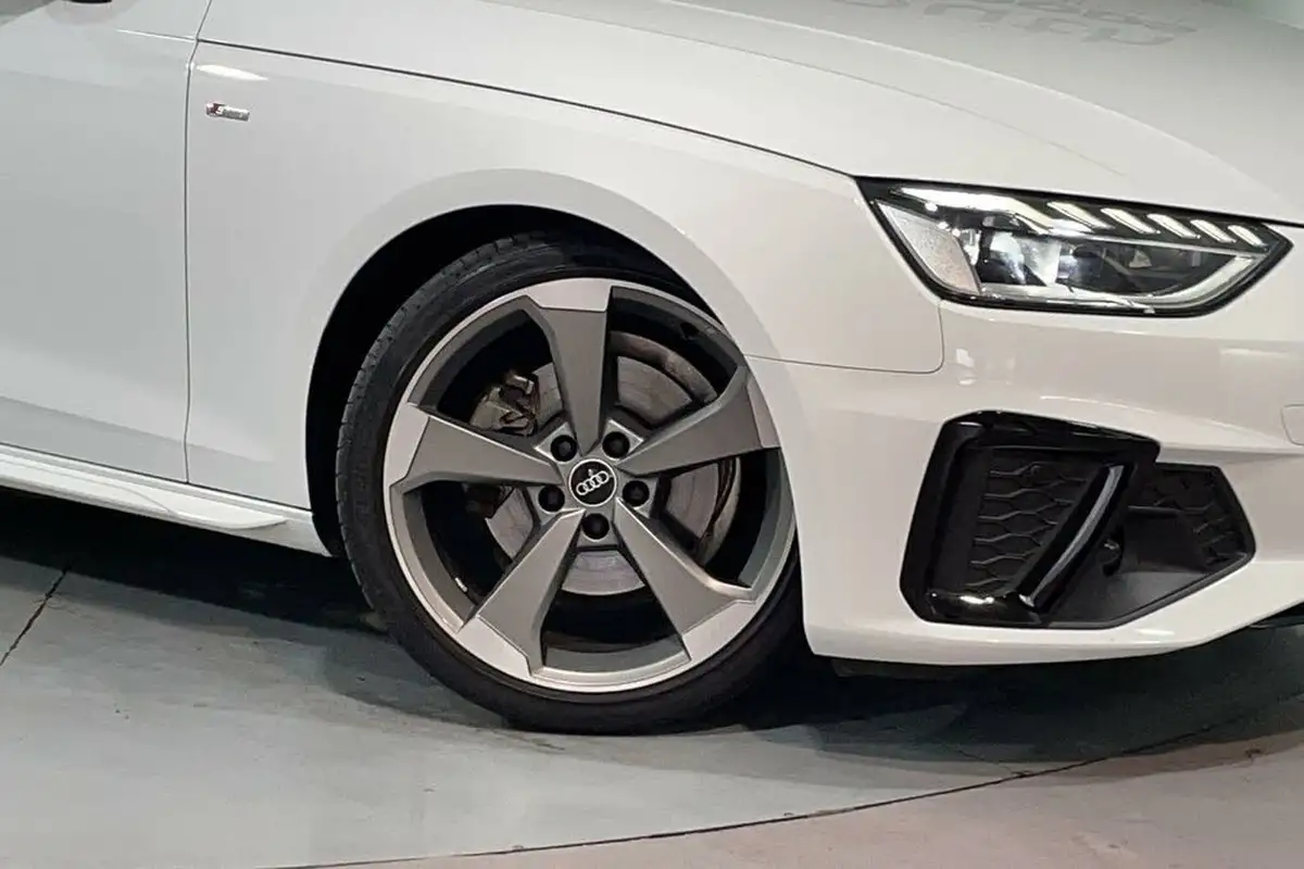 2021-audi-a4-avant-20-35-tfsi-black-edition-s-tronic-big-6