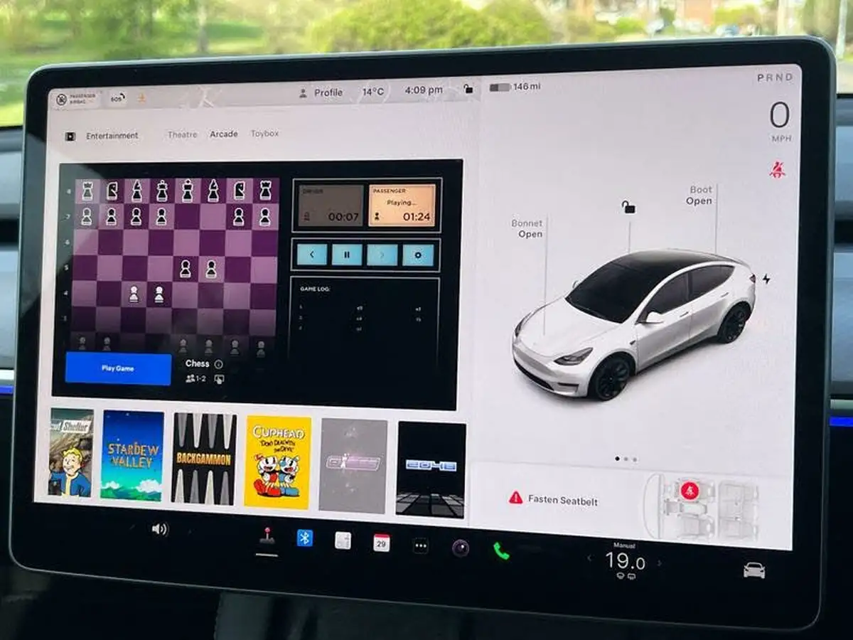 2022-tesla-model-y-e-long-range-big-19