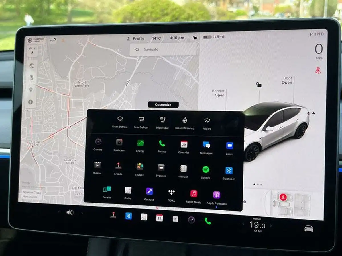 2022-tesla-model-y-e-long-range-big-23