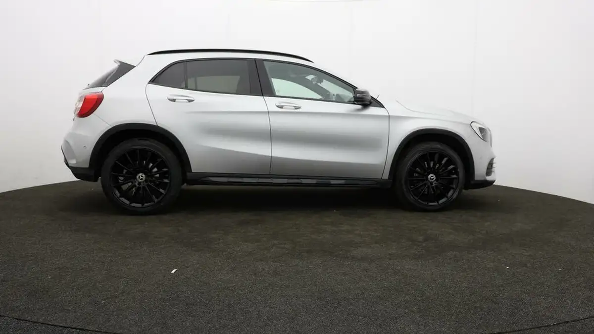 2018-mercedes-benz-gla-class-21d-gla-220d-amg-line-177ps-executivess-big-31