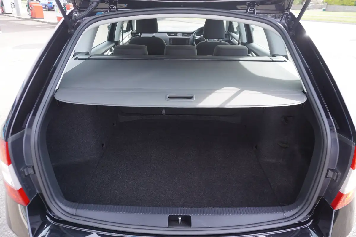 2018-skoda-octavia-big-13