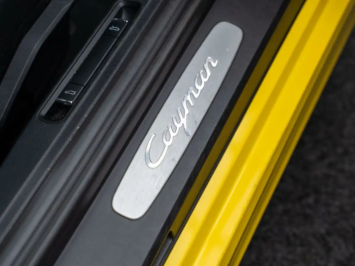 2016-porsche-cayman-27-pdk-big-23