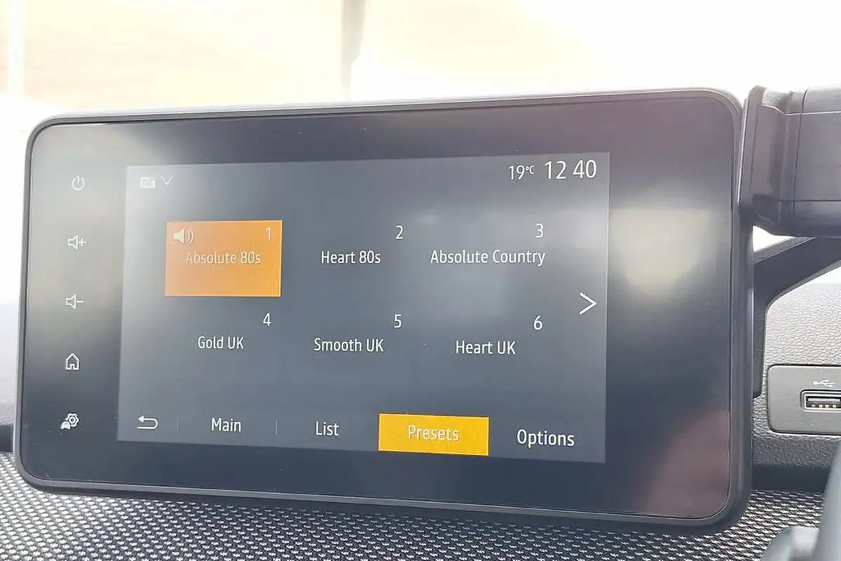 2021-dacia-sandero-10-tce-comfort-90bhp-big-26