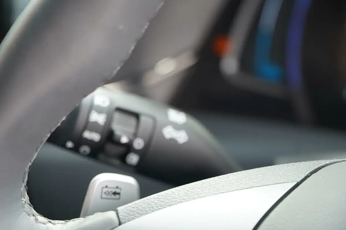 2022-hyundai-ioniq-e-premium-se-electric-big-19