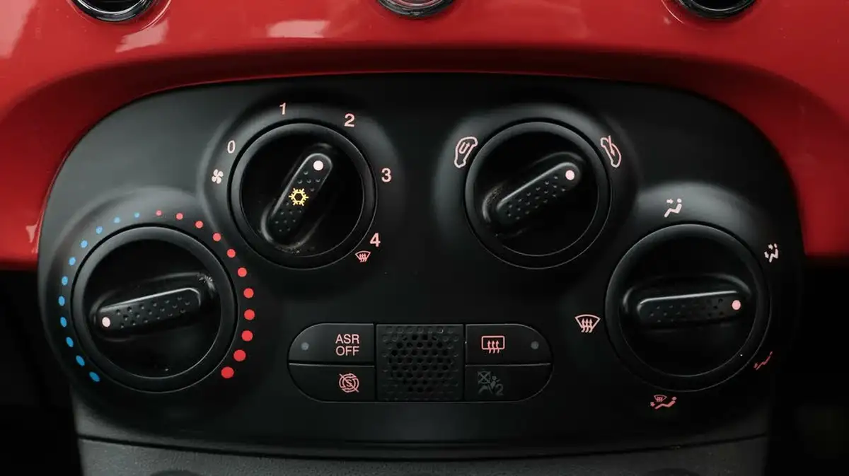2020-fiat-500-12-lounge-big-12