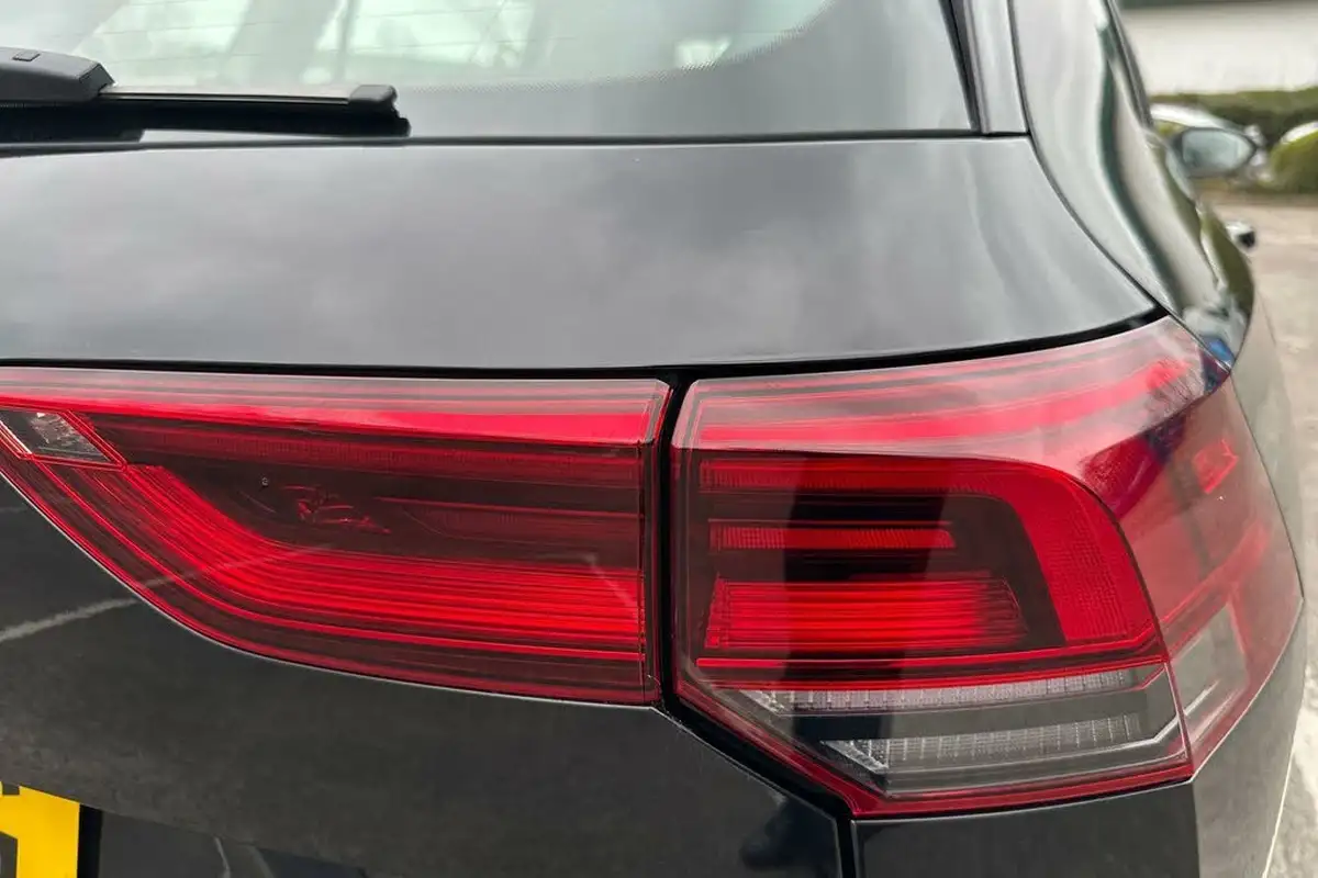 2023-volkswagen-golf-15-etsi-life-130ps-estate-big-48