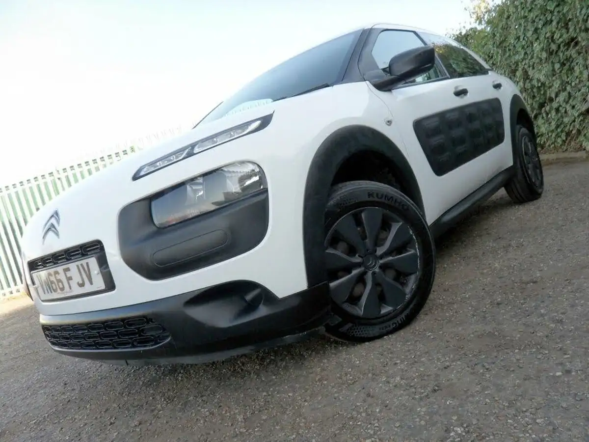 2016-citroen-c4-cactus-12-puretech-touch-big-9