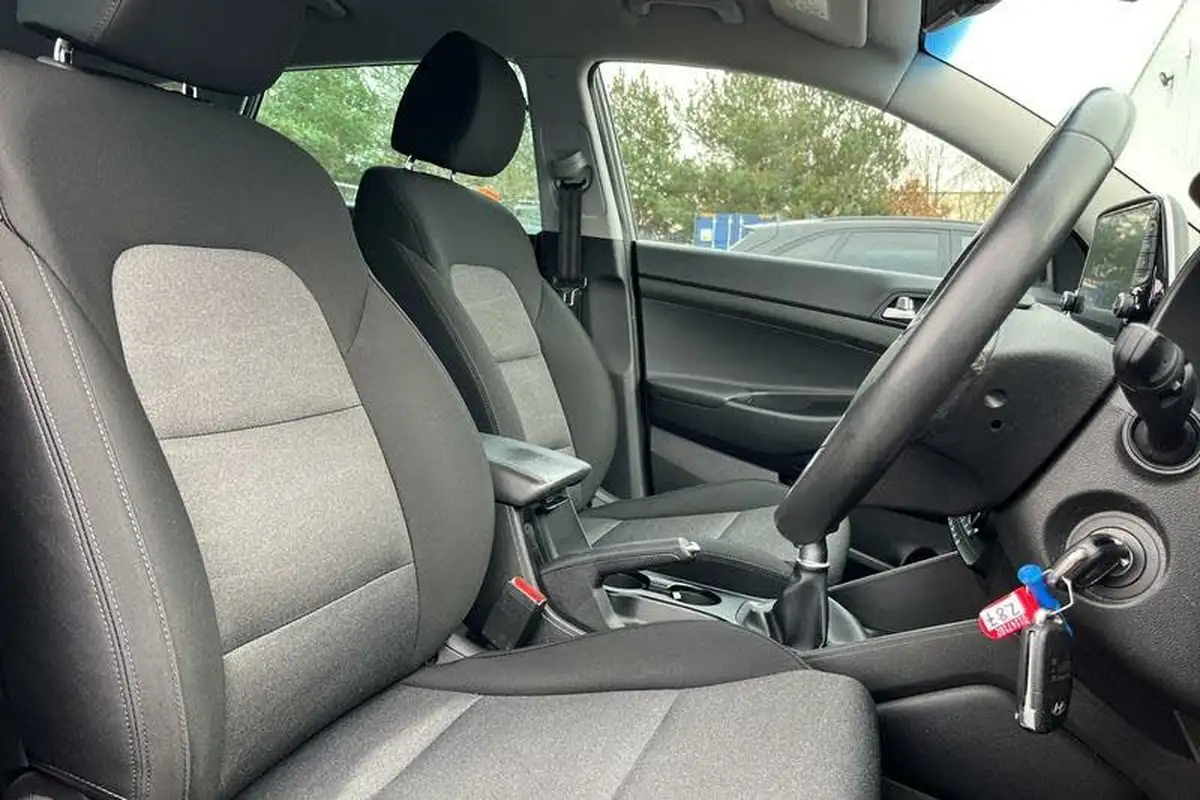 2019-hyundai-tucson-16-gdi-se-nav-big-16