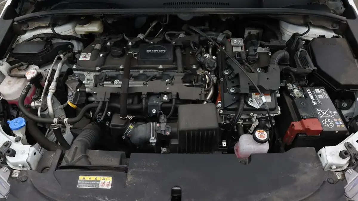 2023-suzuki-swace-18-motion-big-19