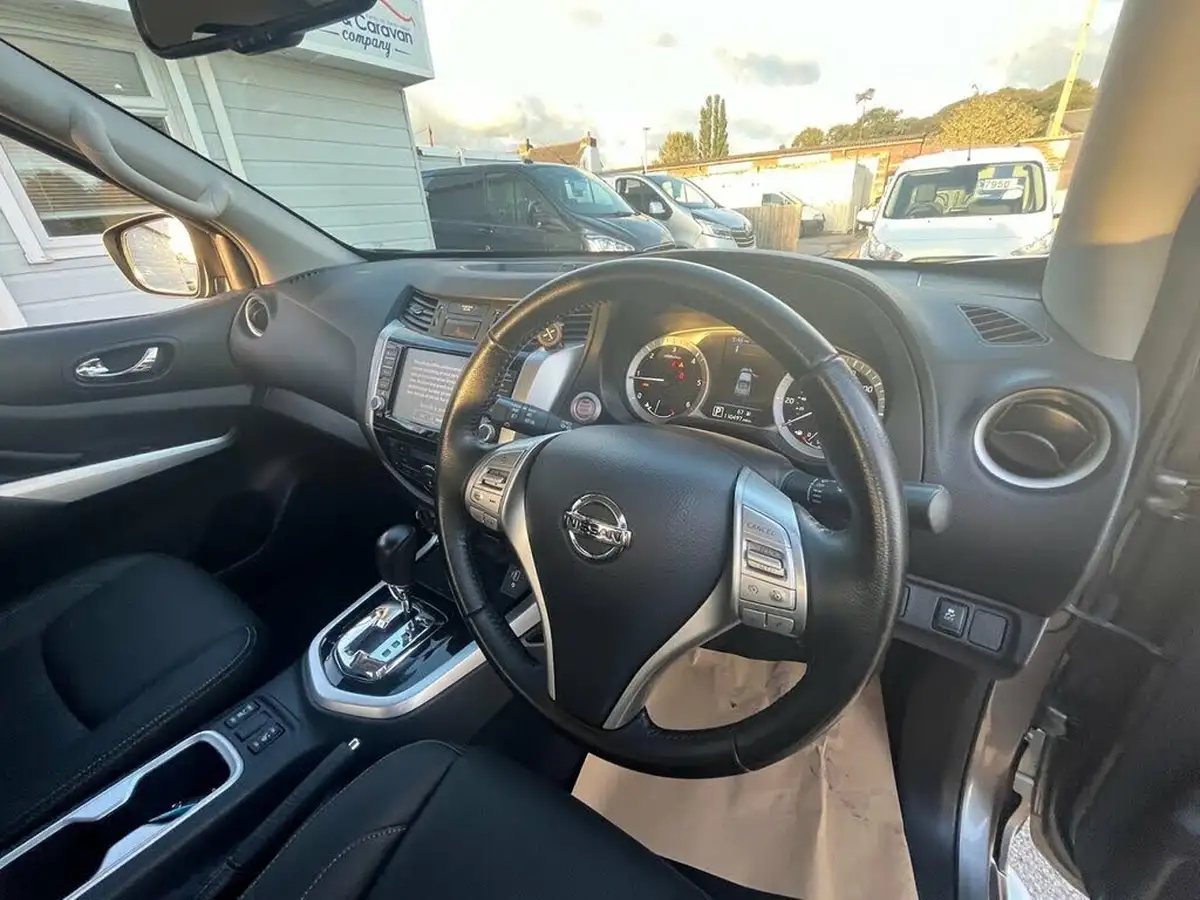 2020-nissan-navara-23dci-tt-tekna-8-navileather-auto-big-28